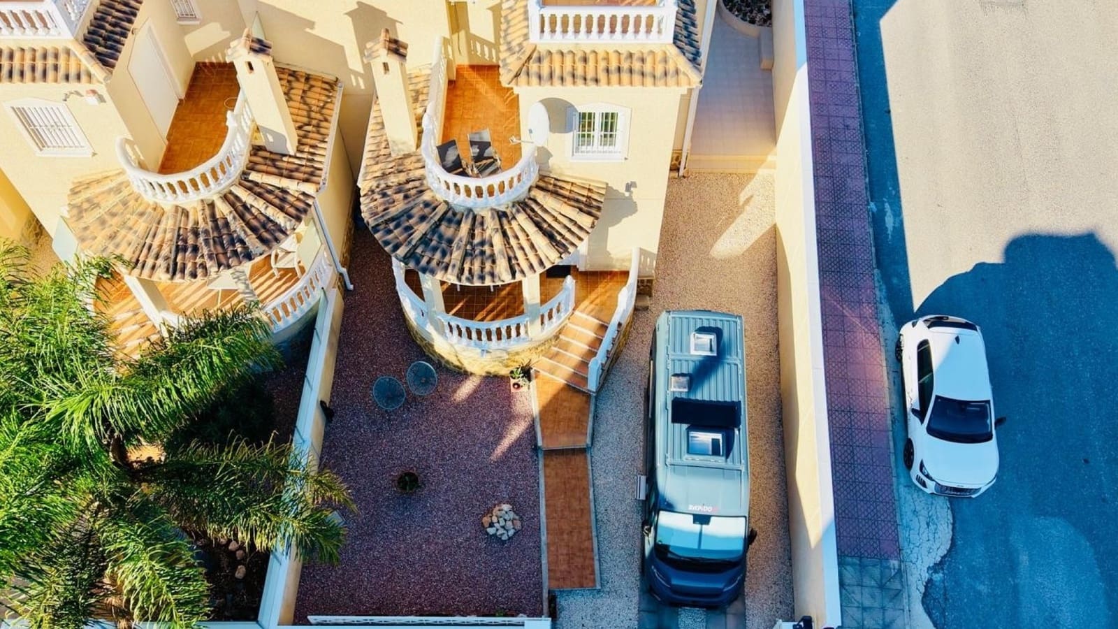3 soverom Kjedet enebolig til salgs i Ciudad Quesada med svømmebasseng garasje - € 289 000 (Ref: 10175927)