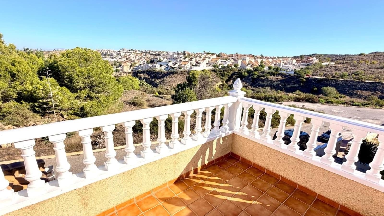 3 soverom Kjedet enebolig til salgs i Ciudad Quesada med svømmebasseng garasje - € 289 000 (Ref: 10175927)