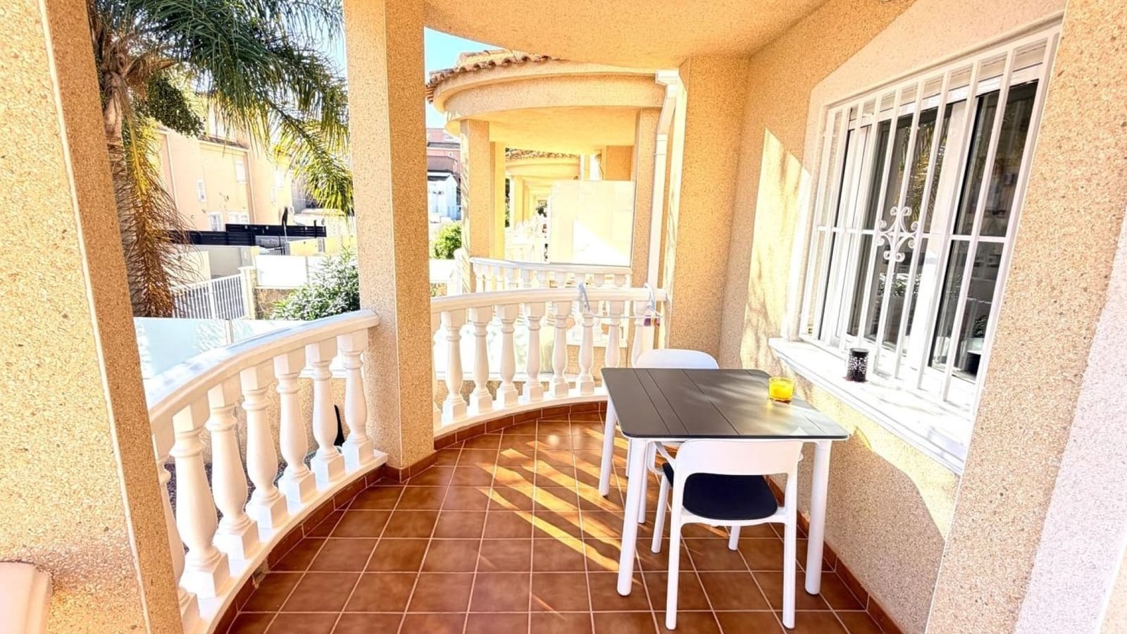 3 soverom Kjedet enebolig til salgs i Ciudad Quesada med svømmebasseng garasje - € 289 000 (Ref: 10175927)