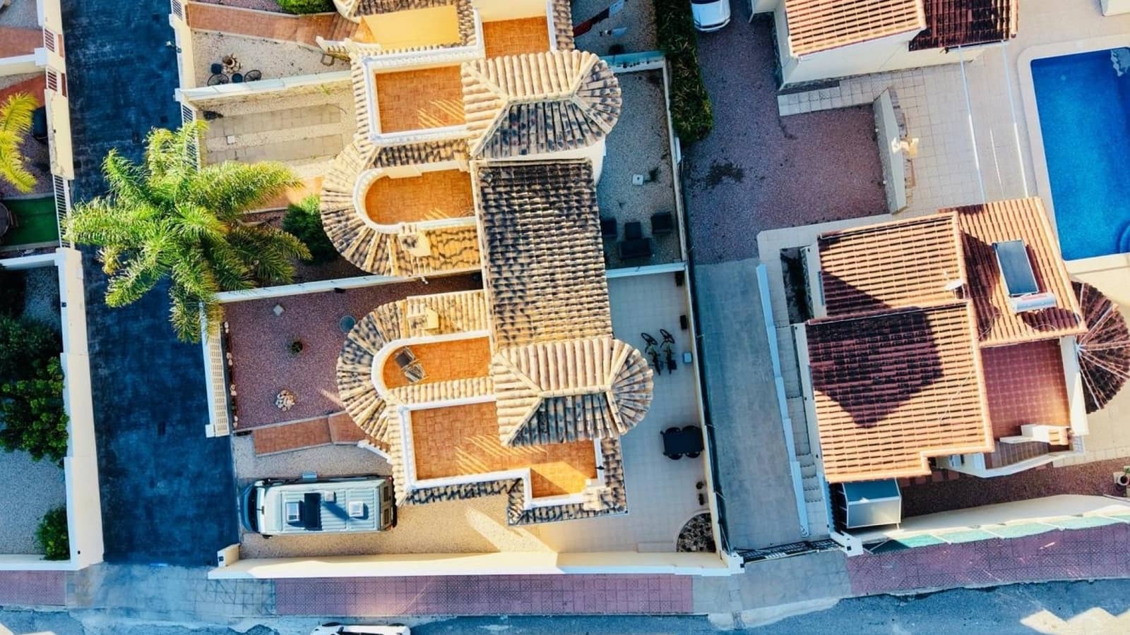3 soverom Kjedet enebolig til salgs i Ciudad Quesada med svømmebasseng garasje - € 289 000 (Ref: 10175927)