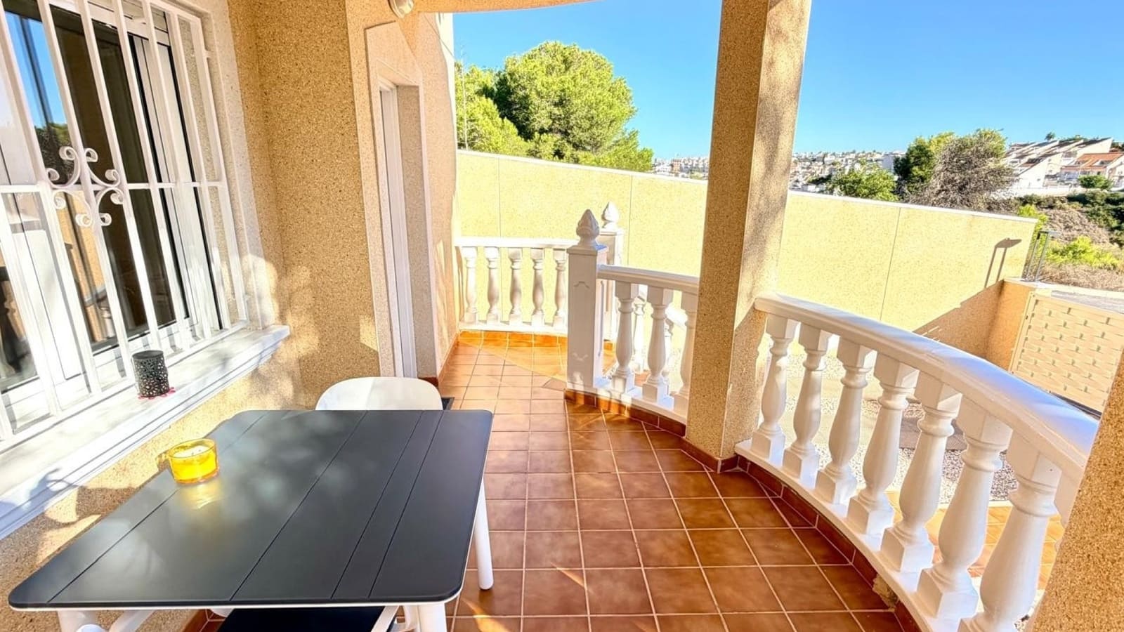 3 soverom Kjedet enebolig til salgs i Ciudad Quesada med svømmebasseng garasje - € 289 000 (Ref: 10175927)