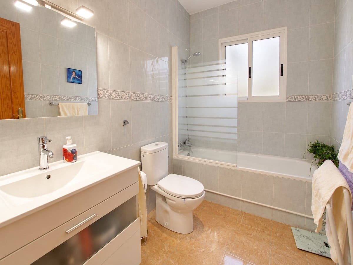 Chalet de 4 habitaciones en Benimar en venta con piscina garaje - 315.000 € (Ref: 10177677)