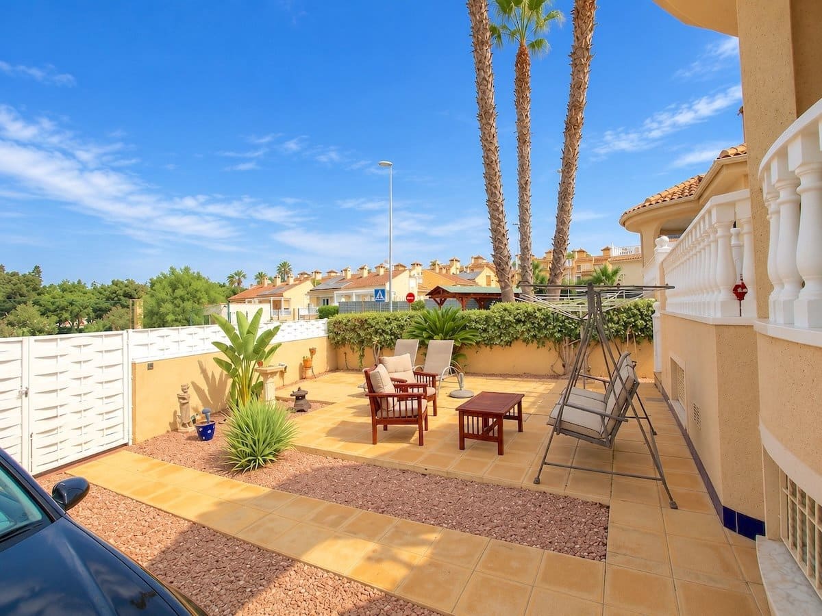 Chalet de 4 habitaciones en Benimar en venta con piscina garaje - 315.000 € (Ref: 10177677)