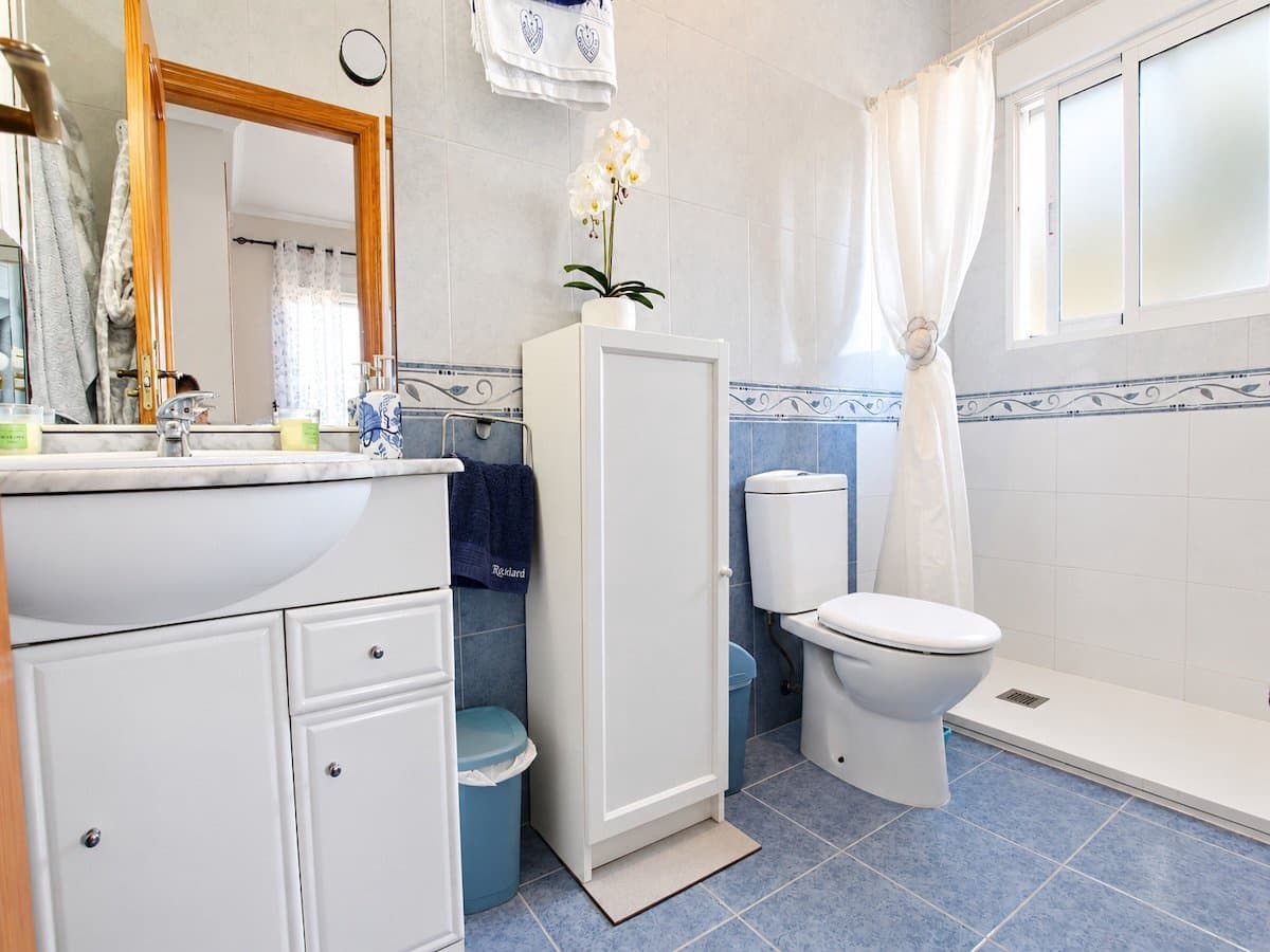 4 slaapkamer Halfvrijstaande villa te koop in Daya Vieja met zwembad garage - € 265.000 (Ref: 10179403)