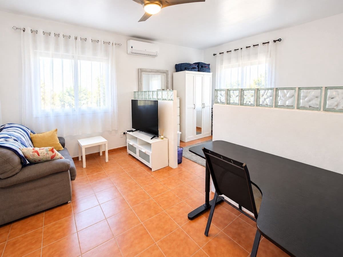 4 slaapkamer Halfvrijstaande villa te koop in Daya Vieja met zwembad garage - € 265.000 (Ref: 10179403)