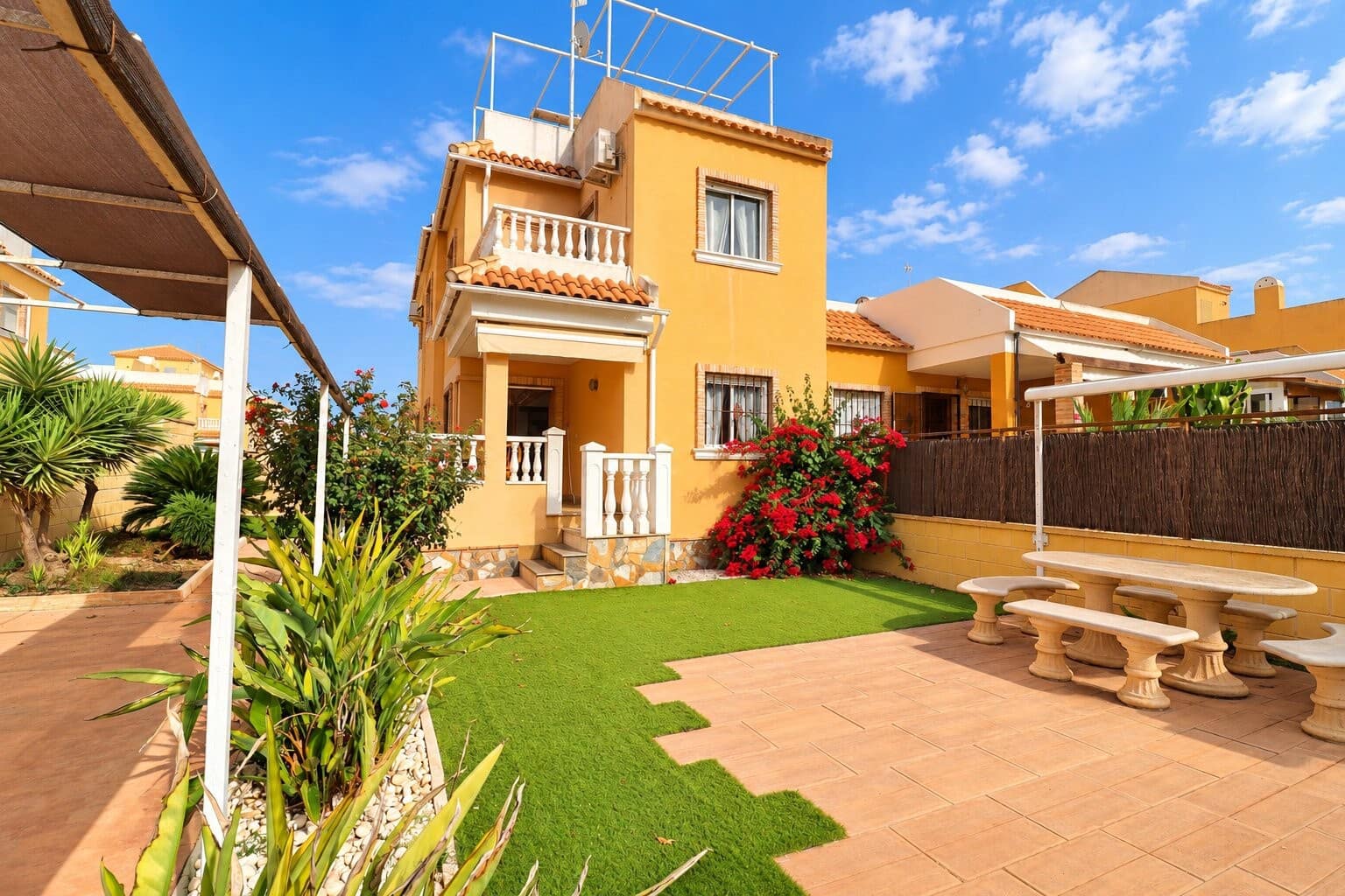 Adosado de 3 habitaciones en Ciudad Quesada en venta con piscina garaje - 250.000 € (Ref: 10187541)