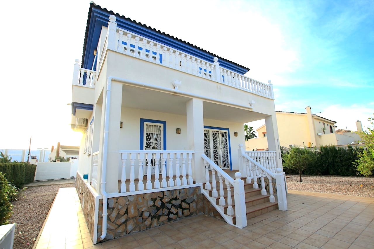 4 bedroom Villa for sale in Ciudad Quesada with pool garage - € 425,000 (Ref: 7313020)