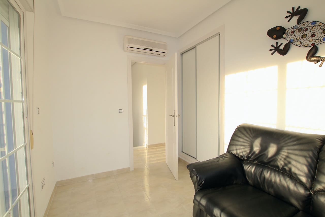 4 bedroom Villa for sale in Ciudad Quesada with pool garage - € 425,000 (Ref: 7313020)