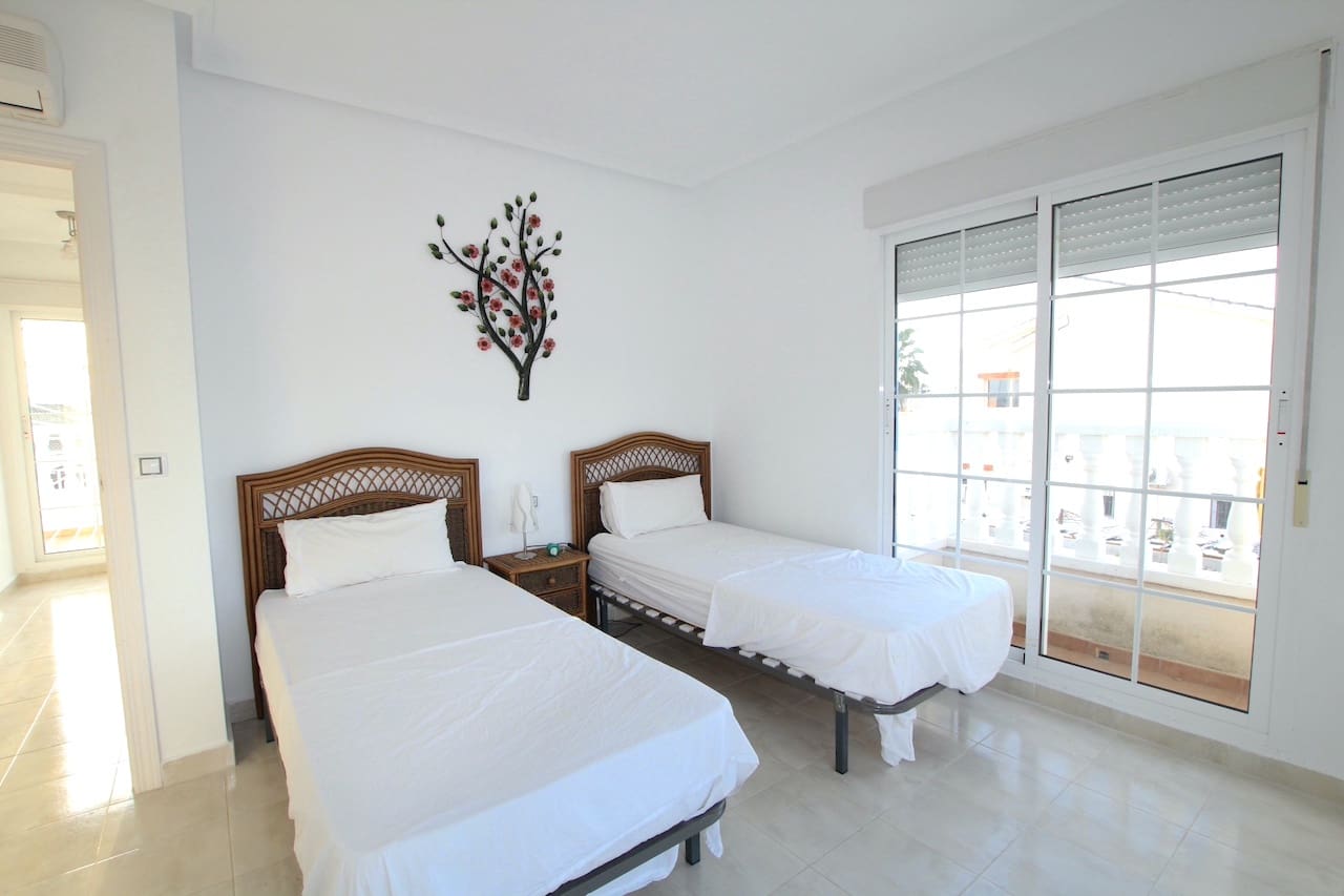 4 bedroom Villa for sale in Ciudad Quesada with pool garage - € 425,000 (Ref: 7313020)