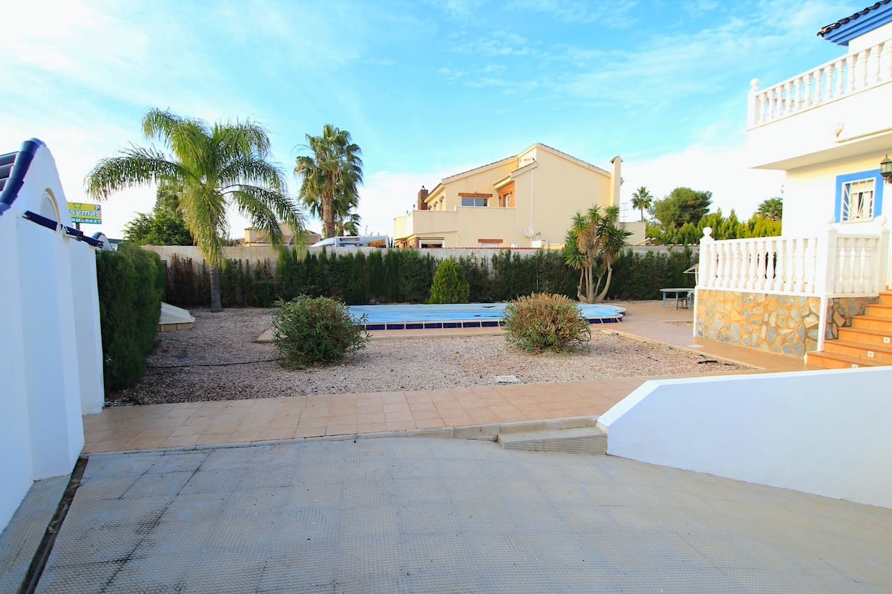 4 bedroom Villa for sale in Ciudad Quesada with pool garage - € 425,000 (Ref: 7313020)