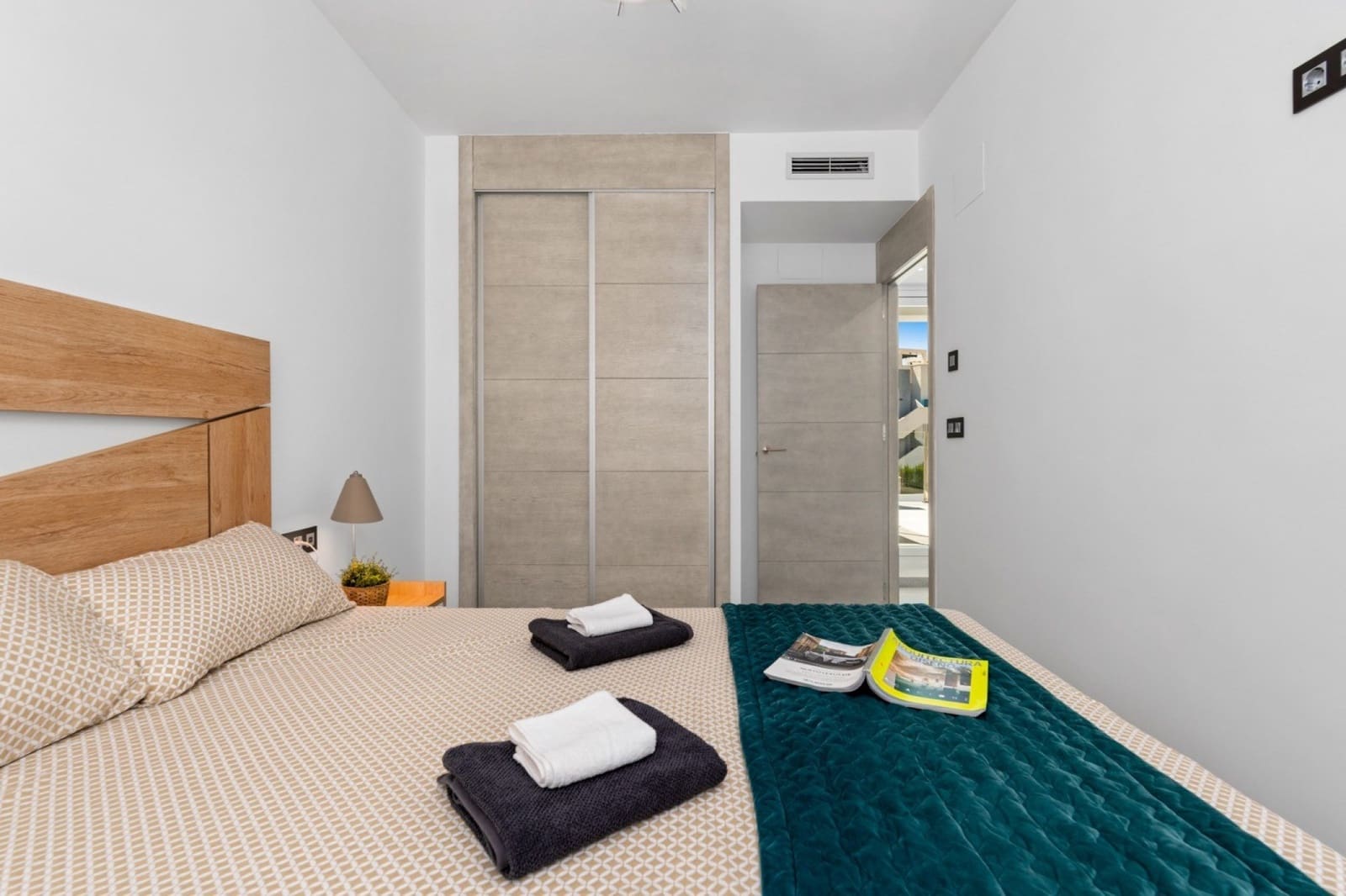 Chalet de 3 habitaciones en Guardamar del Segura en venta con piscina - 445.000 € (Ref: 7518345)