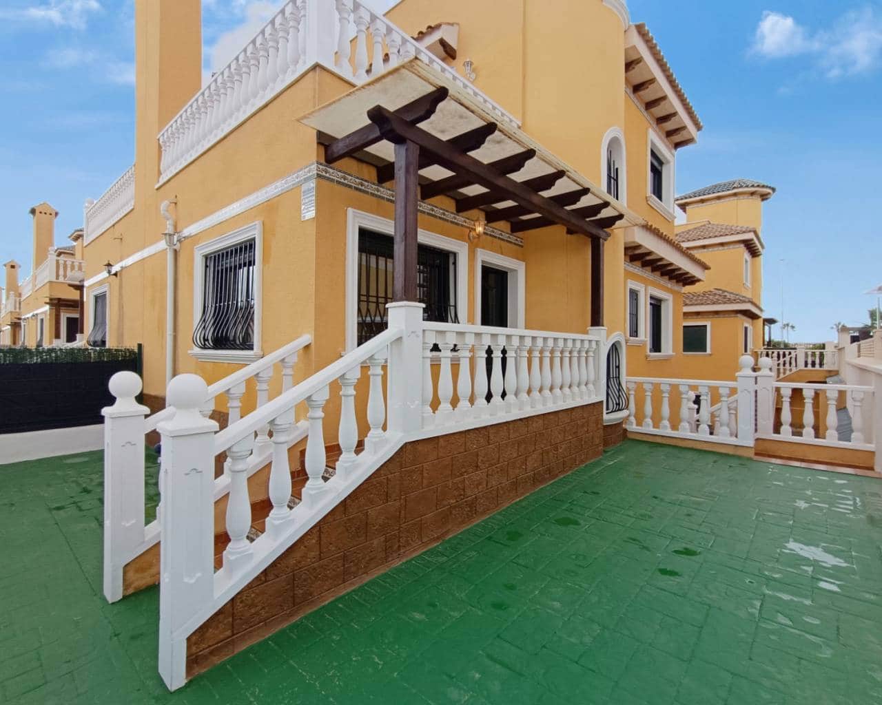 2 sovrum Semi-fristående Villa till salu i Ciudad Quesada med pool - 240 000 € (Ref: 8534636)