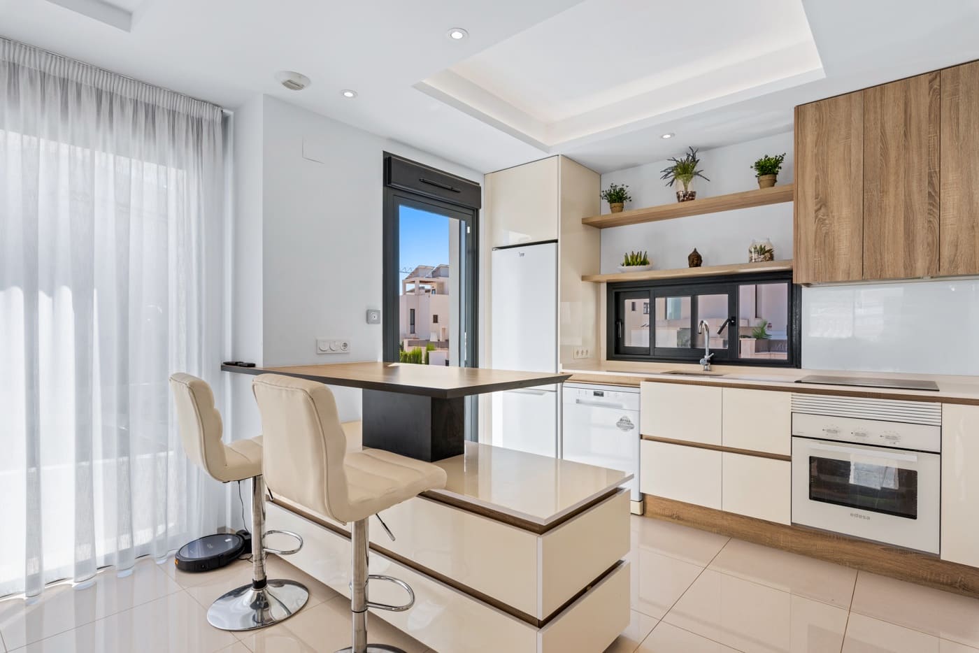 4 soveværelse Semi-Rækkehus til salg i Ciudad Quesada med swimmingpool - € 380.000 (Ref: 8649028)