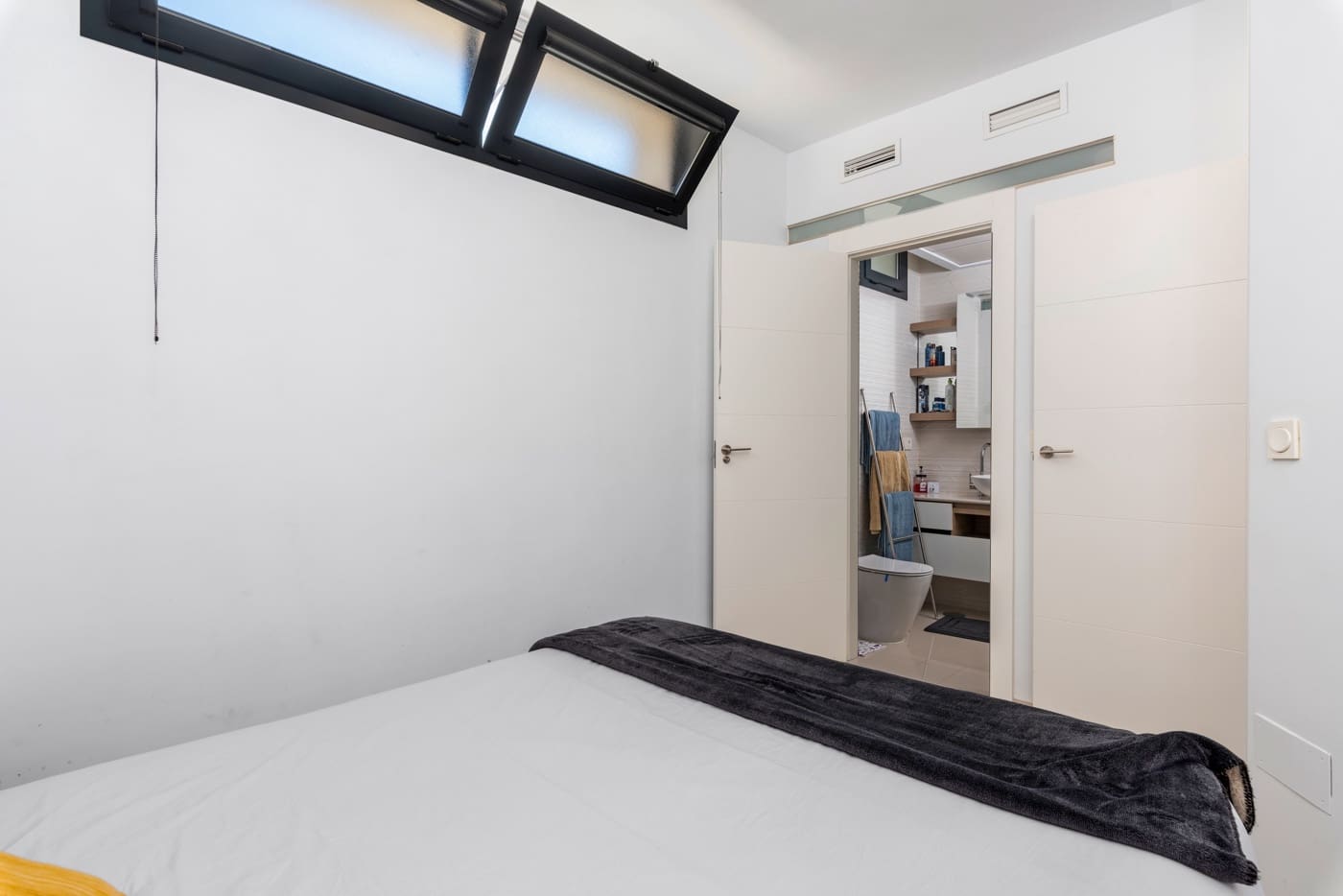 4 soveværelse Semi-Rækkehus til salg i Ciudad Quesada med swimmingpool - € 380.000 (Ref: 8649028)