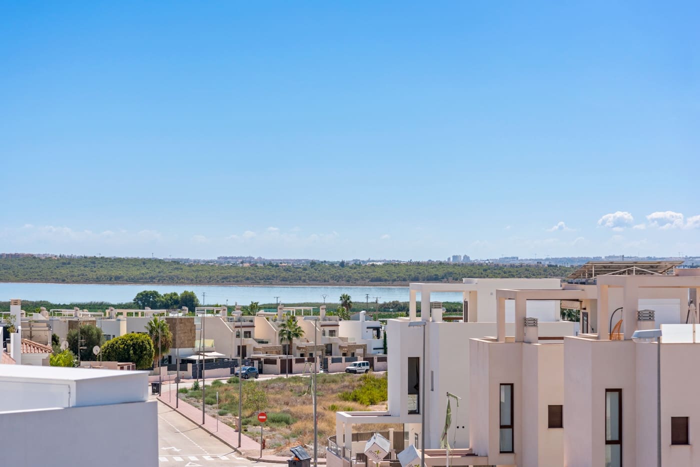 4 soveværelse Semi-Rækkehus til salg i Ciudad Quesada med swimmingpool - € 380.000 (Ref: 8649028)