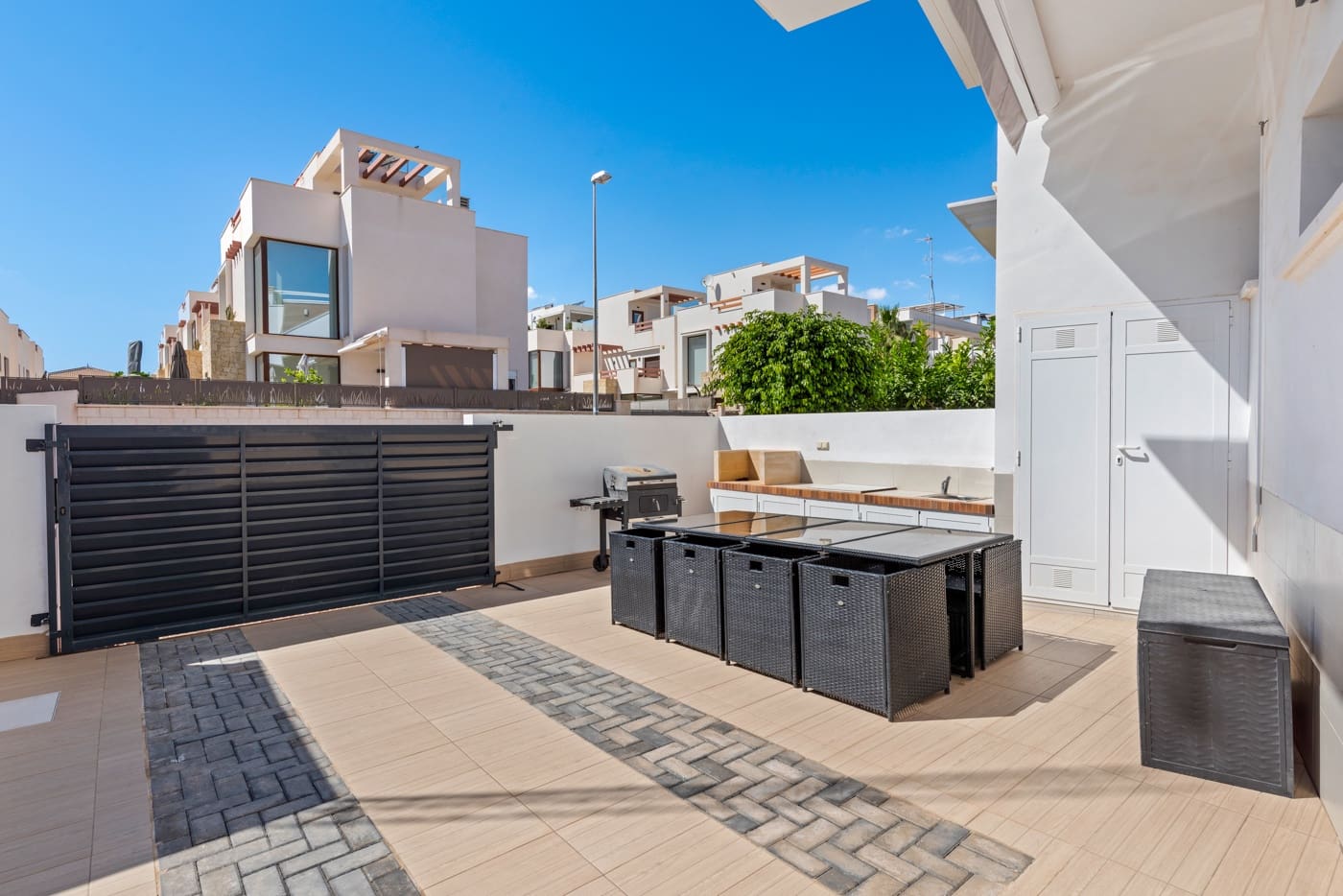 4 soveværelse Semi-Rækkehus til salg i Ciudad Quesada med swimmingpool - € 380.000 (Ref: 8649028)