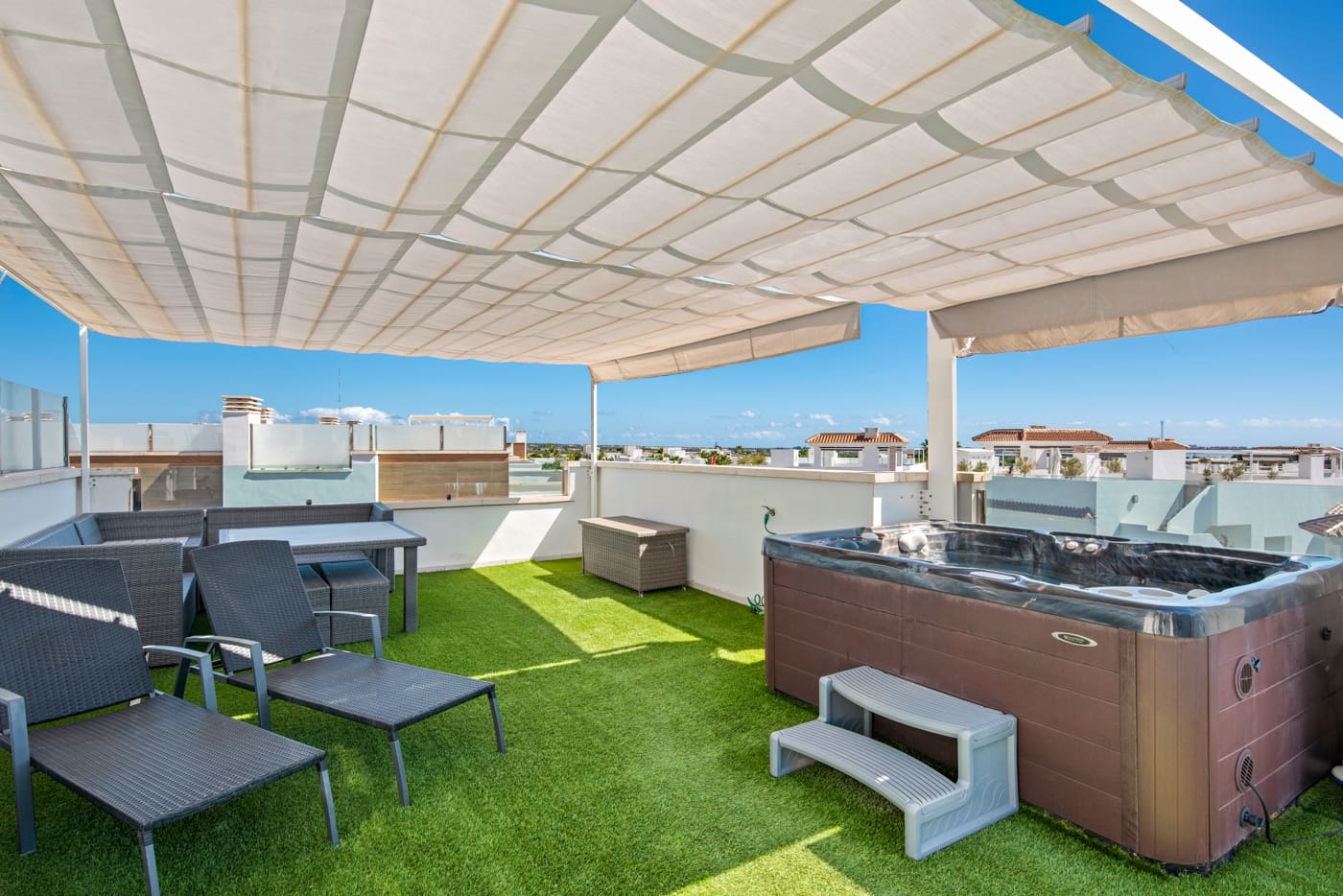 4 soveværelse Semi-Rækkehus til salg i Ciudad Quesada med swimmingpool - € 380.000 (Ref: 8649028)