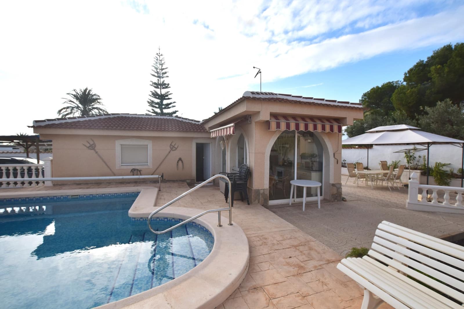 5 bedroom Villa for sale in Ciudad Quesada with pool - € 499,000 (Ref: 8670727)