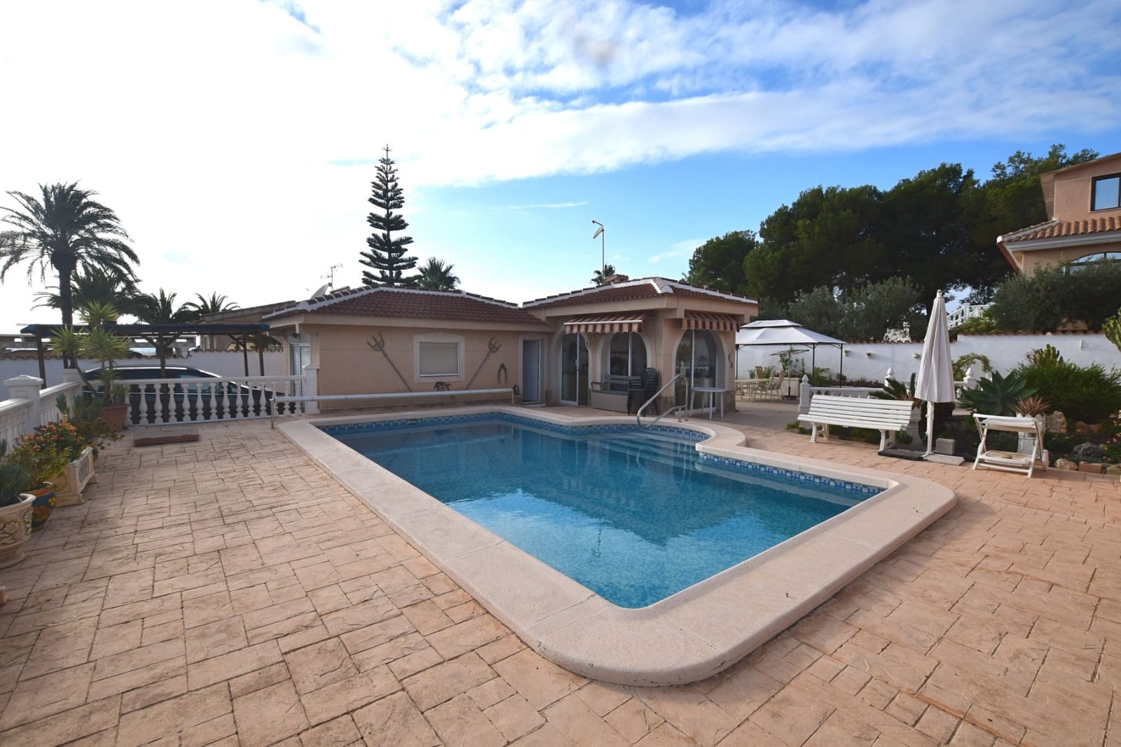 5 bedroom Villa for sale in Ciudad Quesada with pool - € 499,000 (Ref: 8670727)