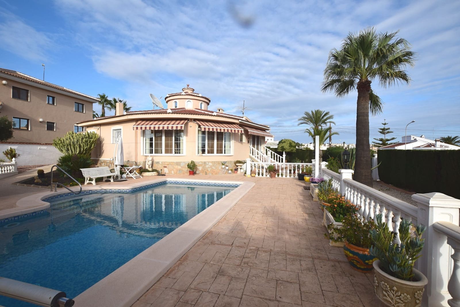 5 bedroom Villa for sale in Ciudad Quesada with pool - € 499,000 (Ref: 8670727)