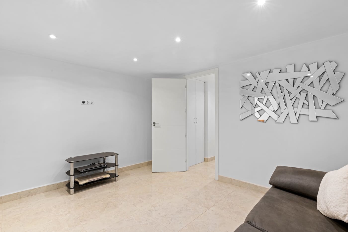 Chalet de 3 habitaciones en Torrevieja en venta con piscina - 395.000 € (Ref: 8788283)