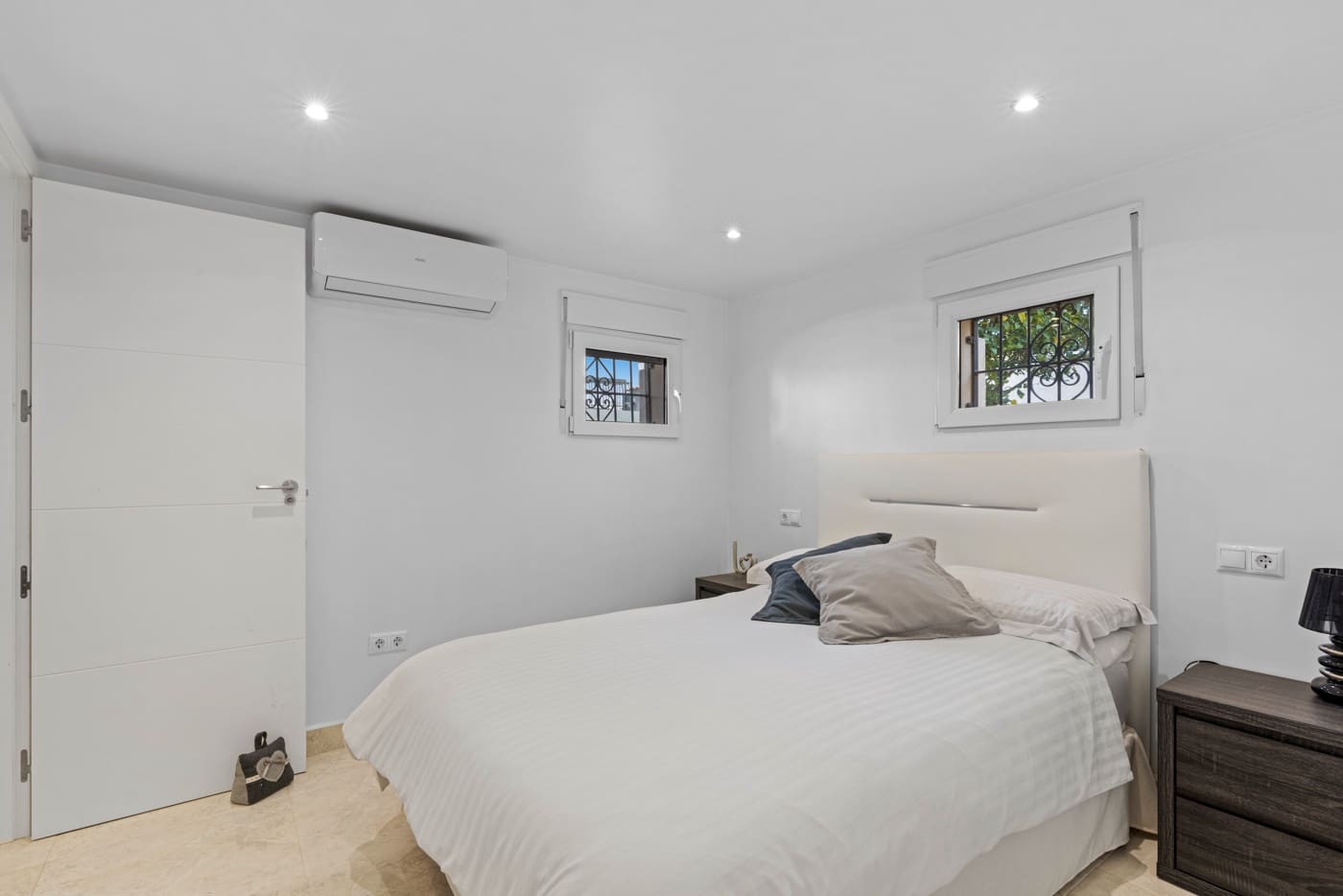 Chalet de 3 habitaciones en Torrevieja en venta con piscina - 395.000 € (Ref: 8788283)