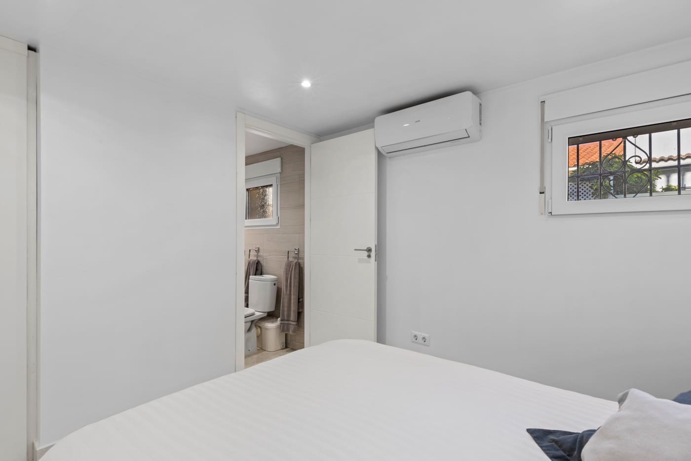 Chalet de 3 habitaciones en Torrevieja en venta con piscina - 395.000 € (Ref: 8788283)