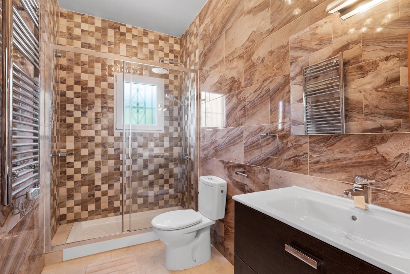 Chalet de 3 habitaciones en Torrevieja en venta con piscina - 395.000 € (Ref: 8788283)