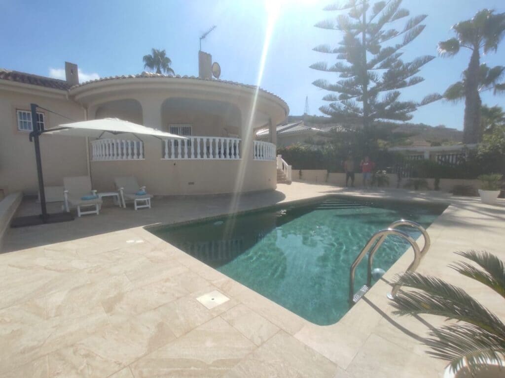 3 soveværelse Villa til salg i Benimar med swimmingpool garage - € 439.000 (Ref: 8863255)