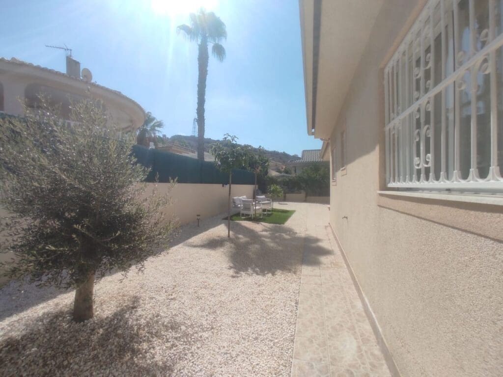 3 soveværelse Villa til salg i Benimar med swimmingpool garage - € 439.000 (Ref: 8863255)