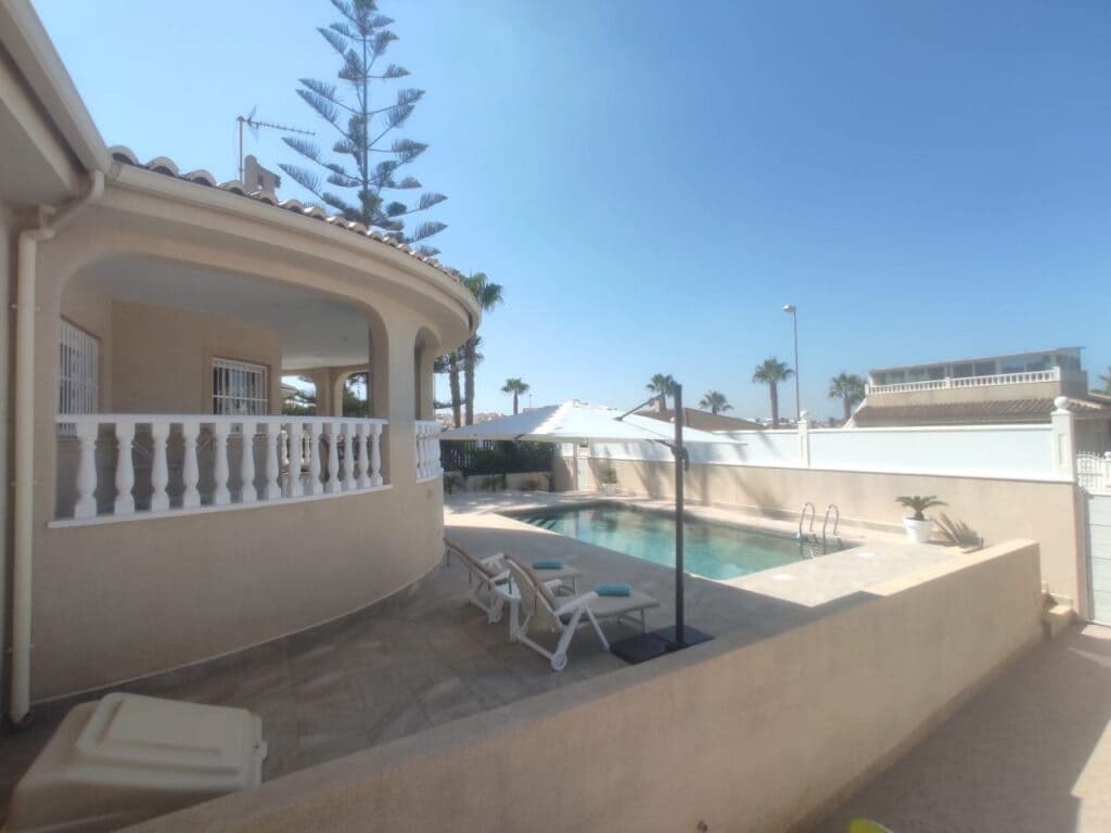 3 soveværelse Villa til salg i Benimar med swimmingpool garage - € 439.000 (Ref: 8863255)