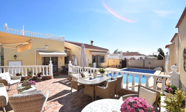 4 bedroom Villa for sale in Ciudad Quesada, Rojales with pool - € 449,900 (Ref: 8866348)