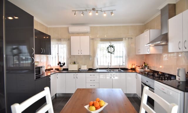 4 bedroom Villa for sale in Ciudad Quesada, Rojales with pool - € 449,900 (Ref: 8866348)