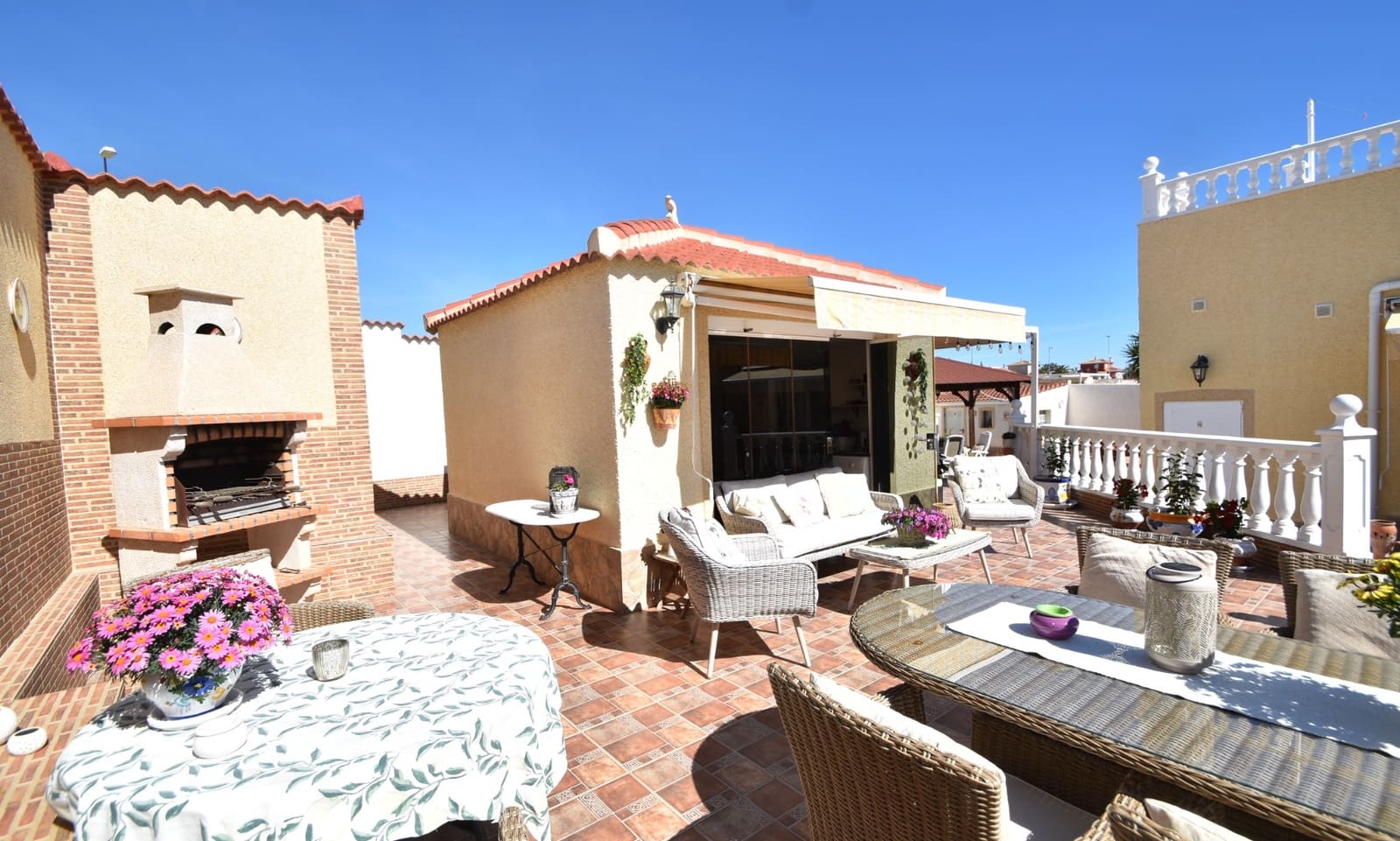 4 bedroom Villa for sale in Ciudad Quesada with pool - € 449,900 (Ref: 8866348)