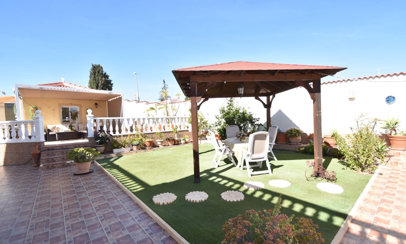 4 bedroom Villa for sale in Ciudad Quesada with pool - € 449,900 (Ref: 8866348)