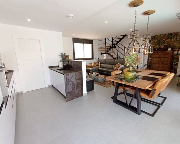 3 sypialnia Willa na sprzedaż w Algorfa z basenem garażem - 519 995 € (Ref: 8878613)