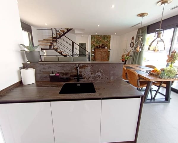 3 sypialnia Willa na sprzedaż w Algorfa z basenem garażem - 519 995 € (Ref: 8878613)