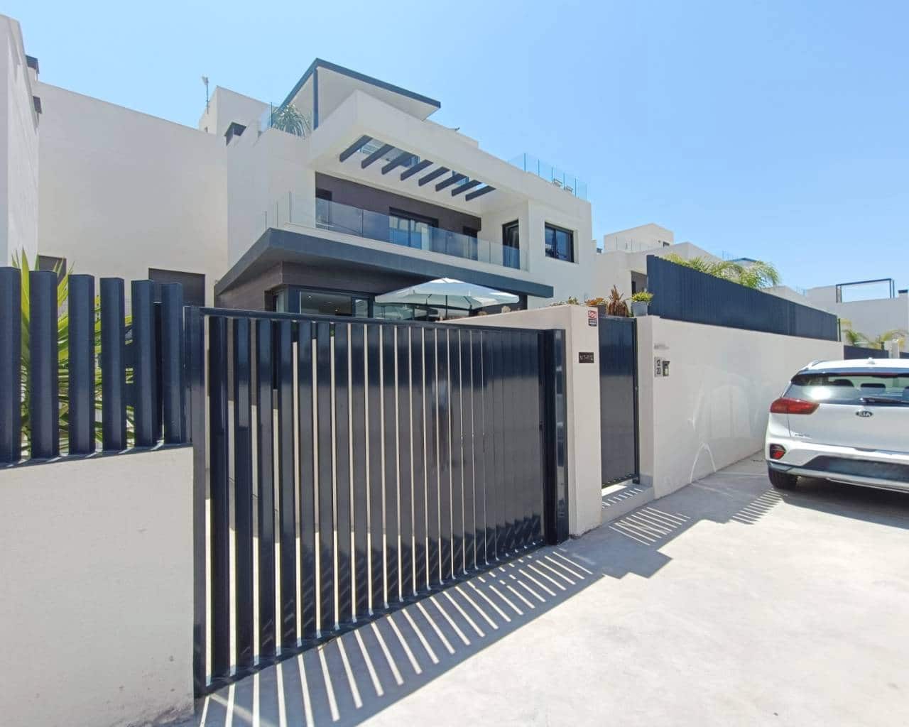 3 sypialnia Willa na sprzedaż w Algorfa z basenem garażem - 519 995 € (Ref: 8878613)