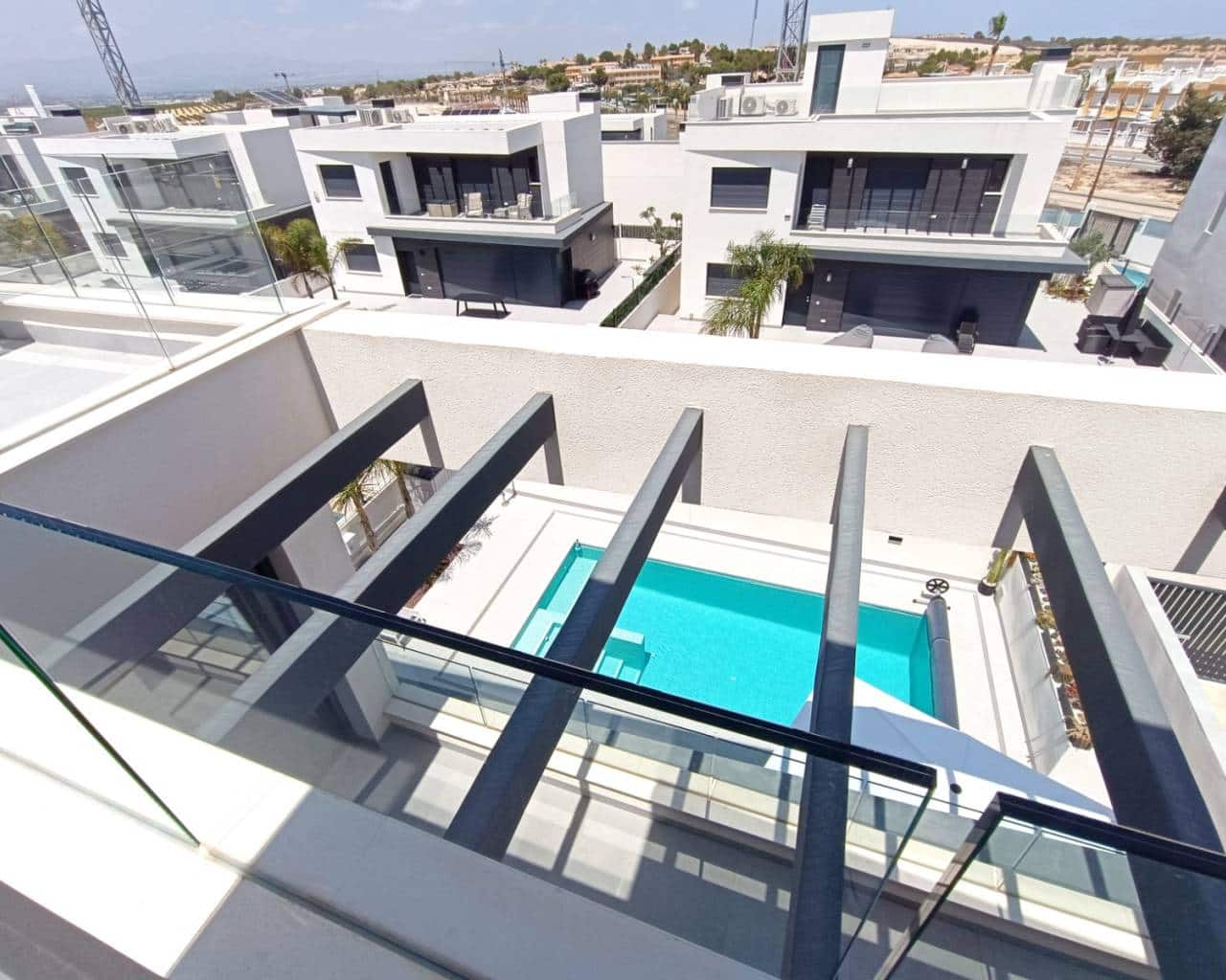 3 sypialnia Willa na sprzedaż w Algorfa z basenem garażem - 519 995 € (Ref: 8878613)