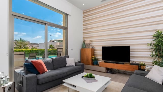 3 bedroom Villa for sale in Benijófar with pool - € 519,000 (Ref: 8886979)