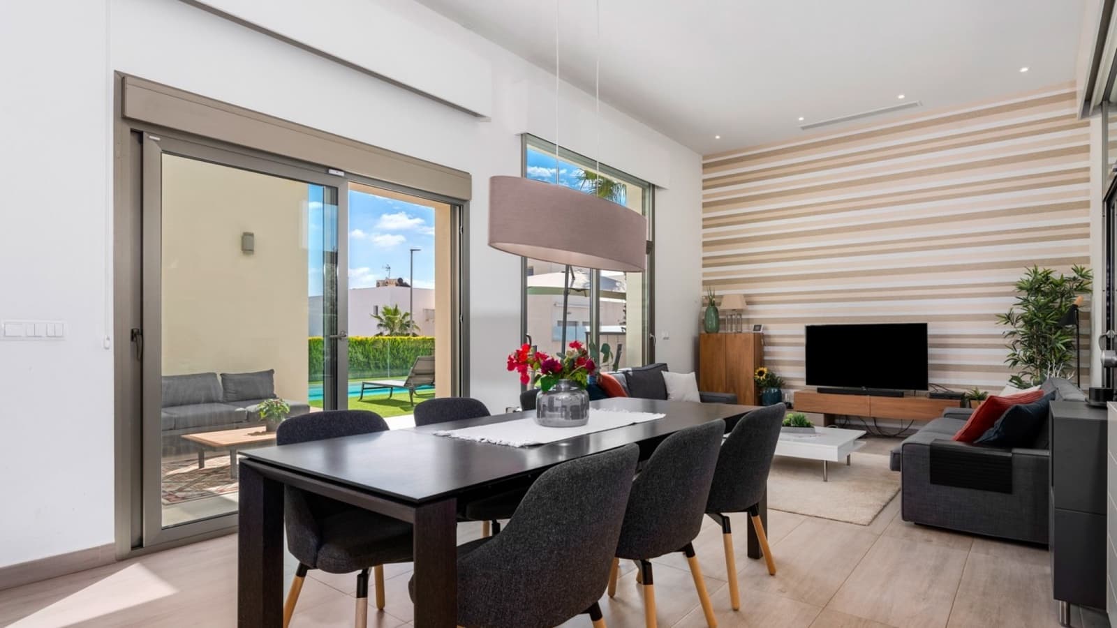 3 bedroom Villa for sale in Benijofar with pool - € 519,000 (Ref: 8886979)