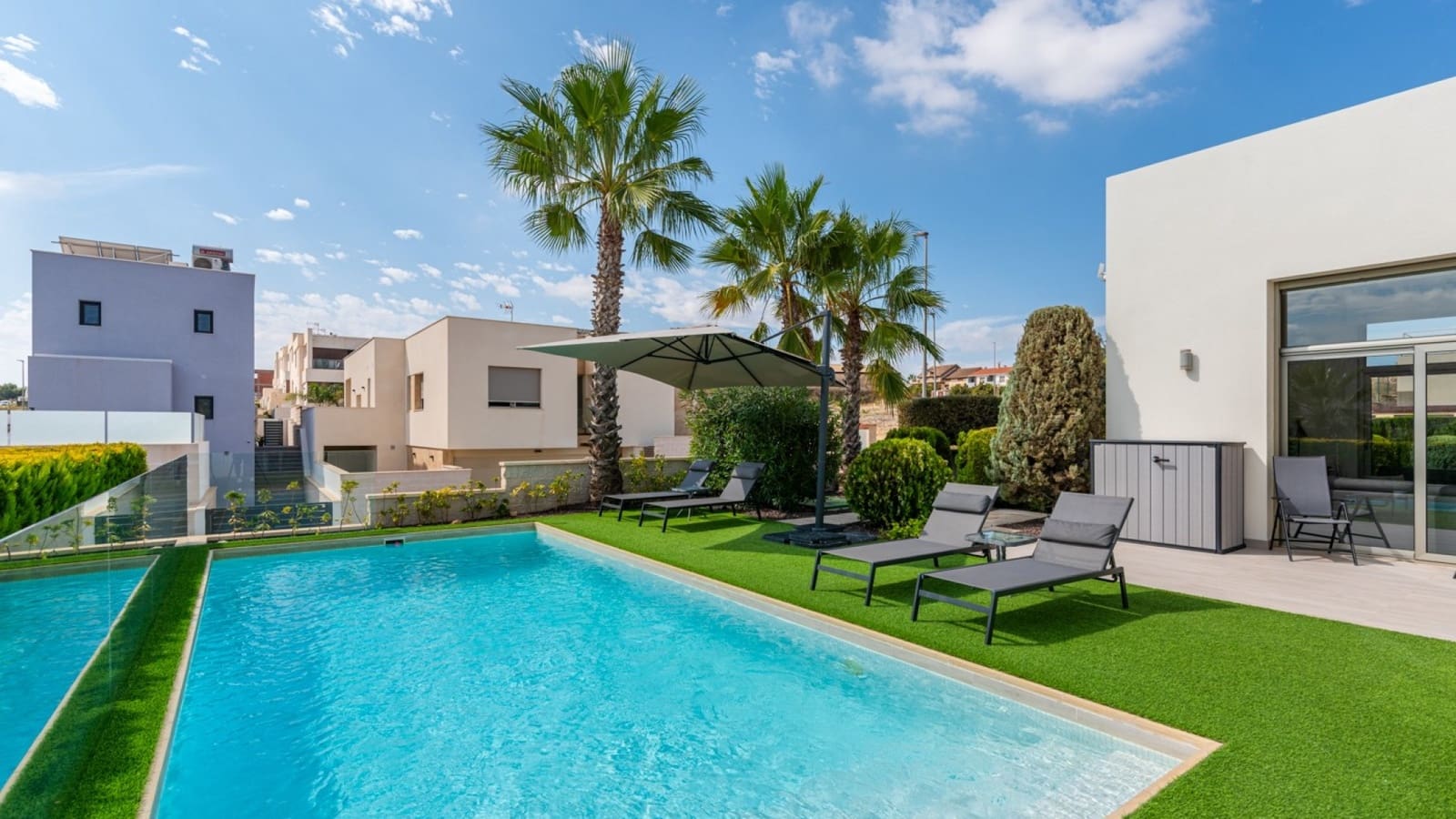 3 bedroom Villa for sale in Benijofar with pool - € 519,000 (Ref: 8886979)