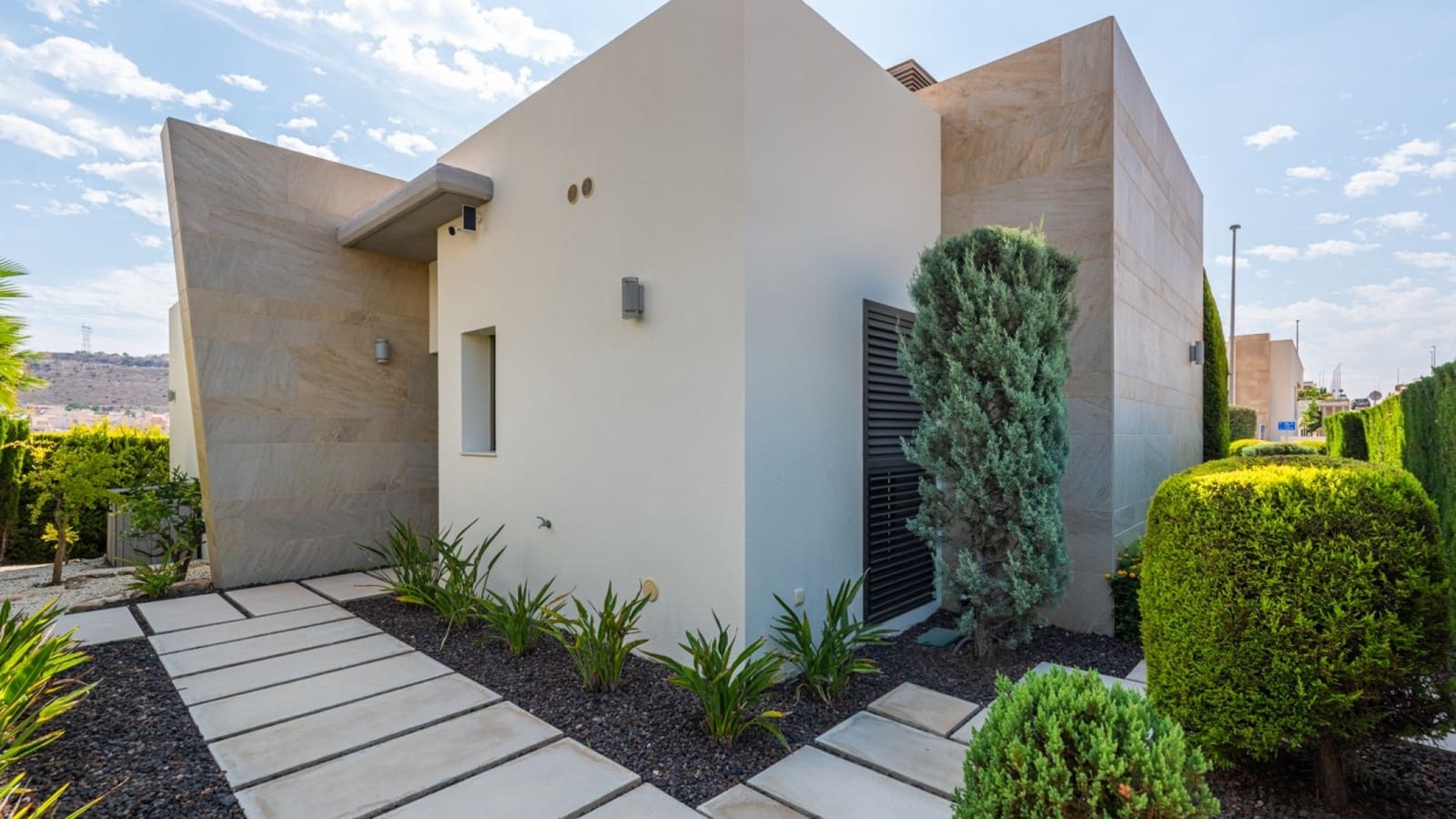 3 bedroom Villa for sale in Benijofar with pool - € 519,000 (Ref: 8886979)