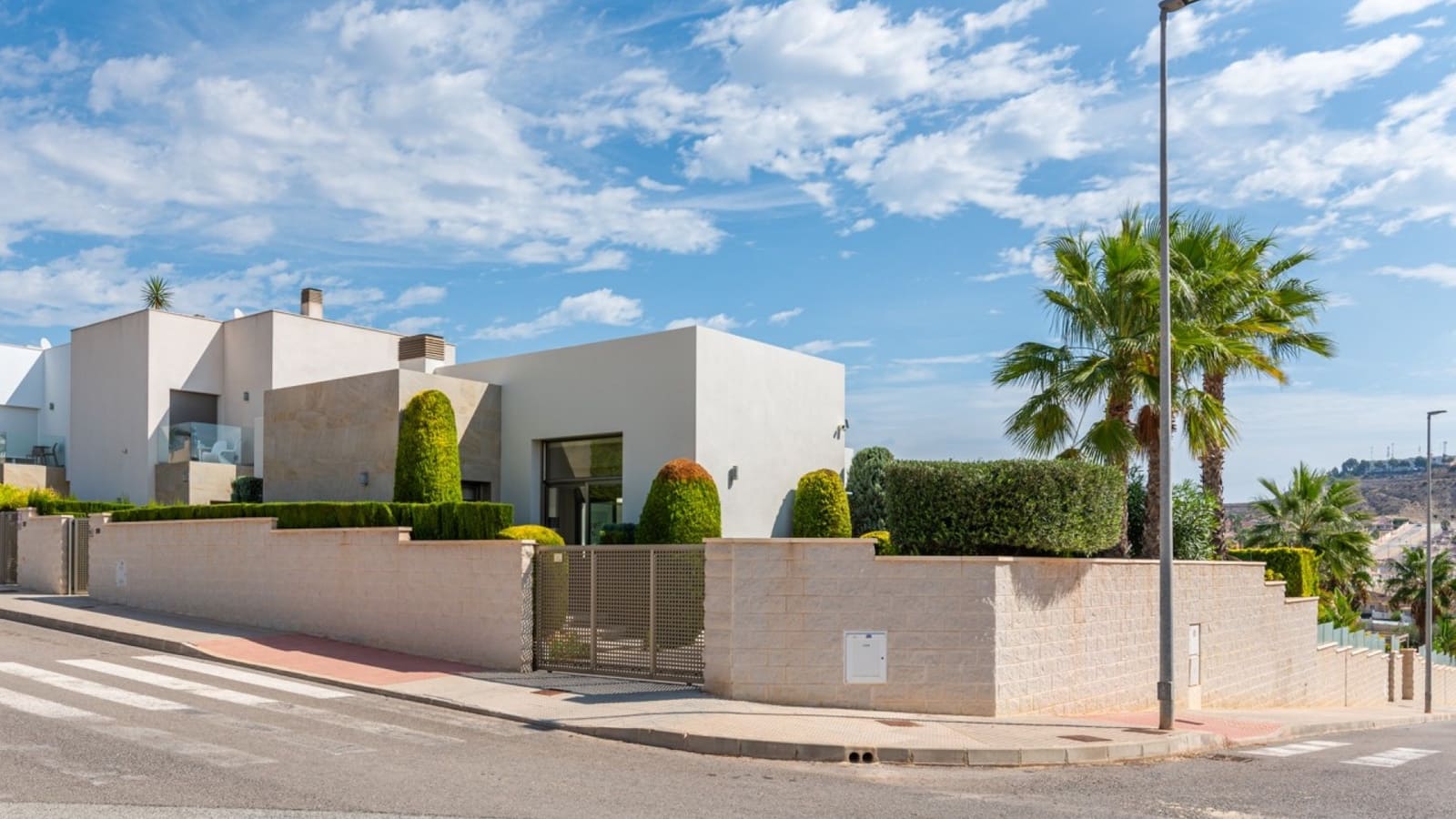 3 bedroom Villa for sale in Benijofar with pool - € 519,000 (Ref: 8886979)