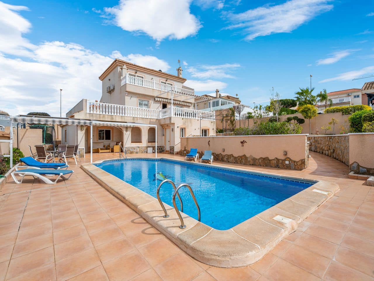 3 soveværelse Villa til salg i Benimar med swimmingpool garage - € 455.000 (Ref: 8893815)