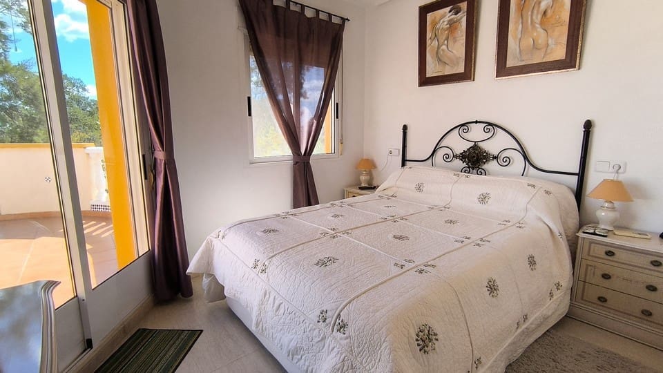 3 sypialnia Willa na sprzedaż w Guardamar del Segura z basenem - 269 000 € (Ref: 8937649)