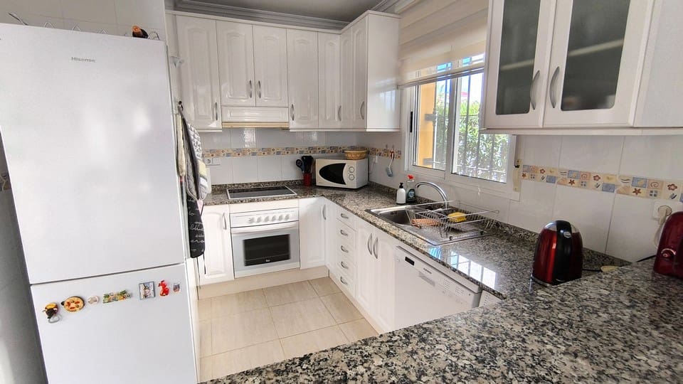 3 sypialnia Willa na sprzedaż w Guardamar del Segura z basenem - 269 000 € (Ref: 8937649)