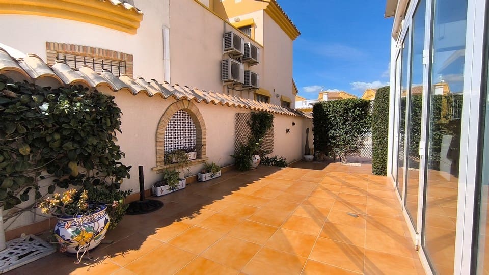 3 sypialnia Willa na sprzedaż w Guardamar del Segura z basenem - 269 000 € (Ref: 8937649)