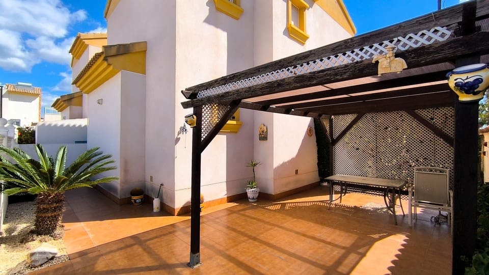 3 sypialnia Willa na sprzedaż w Guardamar del Segura z basenem - 269 000 € (Ref: 8937649)