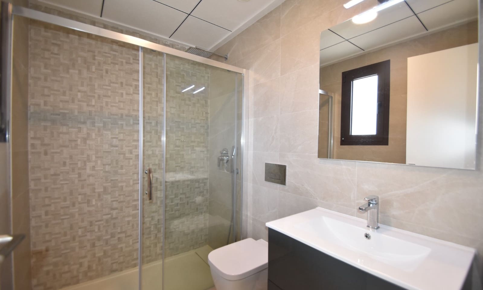 4 quarto Moradia para venda em Algorfa com piscina - 415 000 € (Ref: 8945082)
